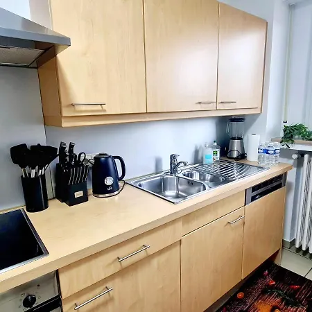 Large 2 Bedrooms In Center With Terrace & Parking-41b Apartment *