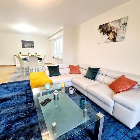 Apartment Large 2 Bedrooms In Center With Terrace & Parking-41b *